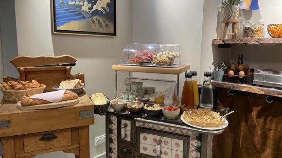 Petit-déjeuner continental buffet - Belle Normandy ****